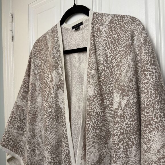 Ann Taylor Poncho Womens One Size Beige Snake Print Open Front Shawl Wrap - Picture 2 of 7